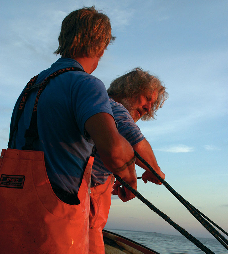 Eld i bastun och krig på havet